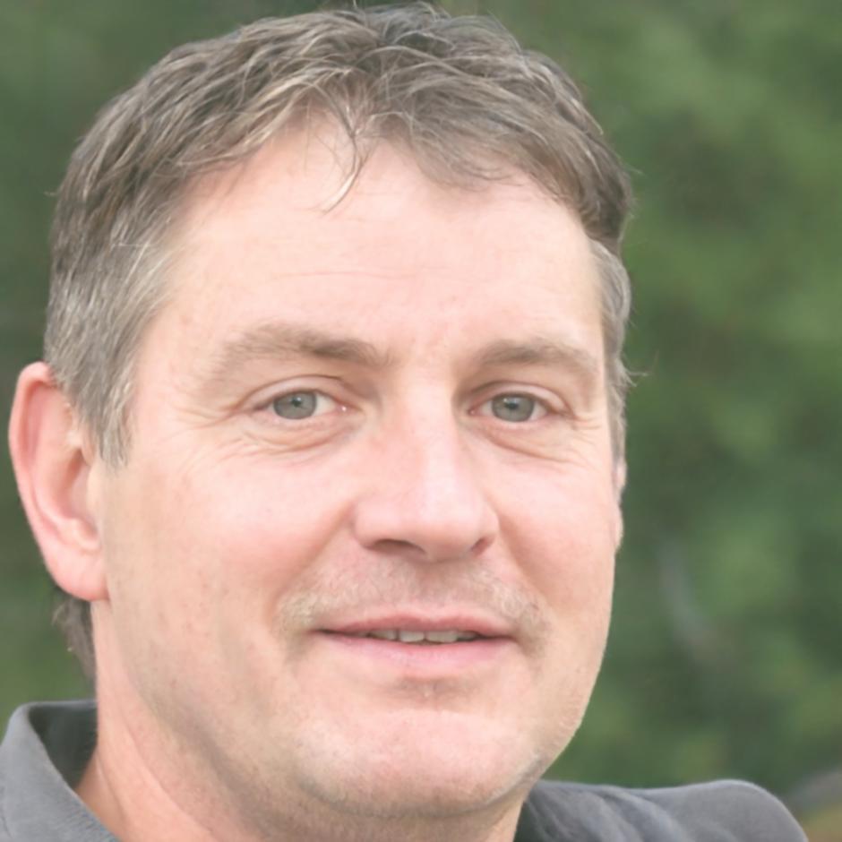 Portrait de Marc Dubois, expert en développement personnel